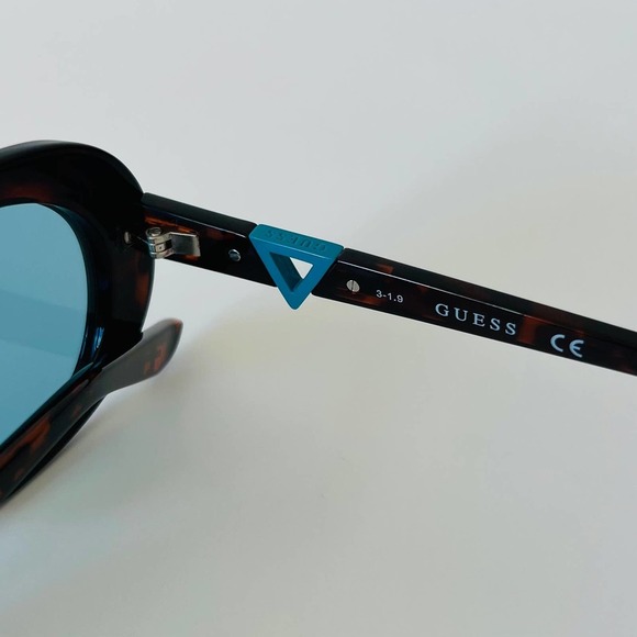 GUESS Sunglasses GU7632 main image 5